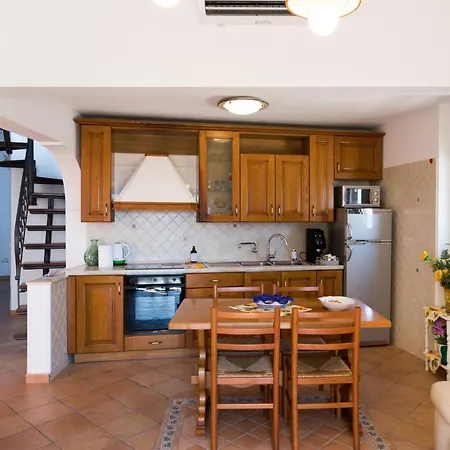 Casa Alessandra - De Vivo Realty Feriehus