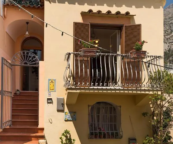 Дом отдыха Casa Alessandra - De Vivo Realty Позитано