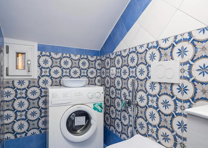 Casa Alessandra - De Vivo Realty * Позитано