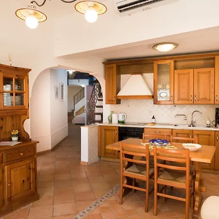 Casa Alessandra - De Vivo Realty Nyaraló *