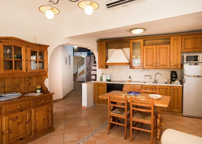 Casa Alessandra - De Vivo Realty Holiday home *